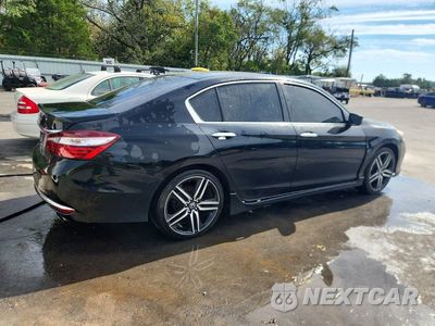 Trzecie zdjęcie samochodu z tyłu: 2017 HONDA ACCORD SPORT VIN:1HGCR2F53HA223237 - miniatura