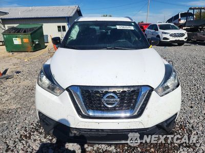 Piąte zdjęcie samochodu w środku: 2019 NISSAN KICKS S VIN:3N1CP5CU4KL525091 - miniatura