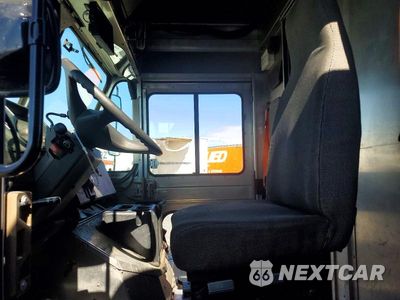 Zdjęcie 7 z 13 samochodu: 2021 FREIGHTLINER MT45G CHASSIS DELIVERY TRUCK VIN:4UZAC2GA7MCMM9438 - miniatura