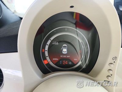 Zdjęcie 9 z 12 samochodu: 2015 FIAT 500 ELECTRIC VIN:3C3CFFGE6FT527461 - miniatura