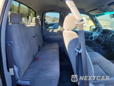 Zdjęcie 10 z 12 samochodu: 2002 TOYOTA TUNDRA SR5 V8 VIN:5TBBT44182S287607 - miniatura