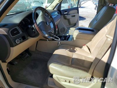 Zdjęcie 7 z 14 samochodu: 2010 GMC YUKON DENALI VIN:1GKUKEEF6AR253296 - miniatura