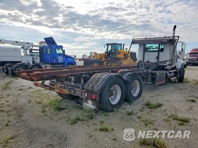 Trzecie zdjęcie samochodu z tyłu: 2006 MACK CV713 ROLL-OFF CONTAINER TRUCK VIN:1M2AG11C06M052871 - miniatura