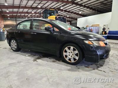 Czwarte zdjęcie samochodu z boku: 2010 HONDA CIVIC LX VIN:2HGFA1F50AH302080 - miniatura