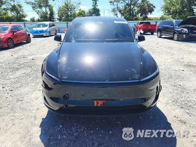 Piąte zdjęcie samochodu w środku: 2026 TESLA MODEL Y VIN:7SAYGDEE7TF365455 - miniatura