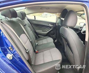 Zdjęcie 10 z 13 samochodu: 2017 KIA FORTE LX VIN:3KPFL4A73HE152023 - miniatura