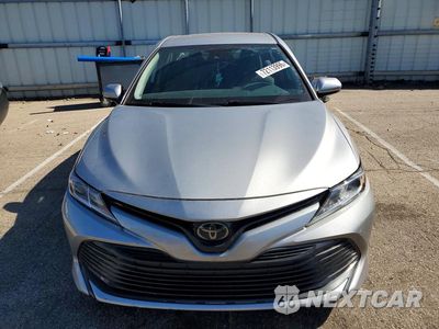 Piąte zdjęcie samochodu w środku: 2020 TOYOTA CAMRY LE VIN:4T1C11AK9LU358447 - miniatura