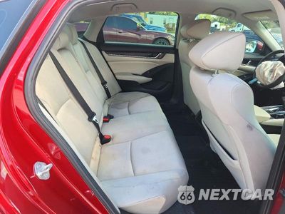 Zdjęcie 10 z 13 samochodu: 2021 HONDA ACCORD LX VIN:1HGCV1F11MA020828 - miniatura