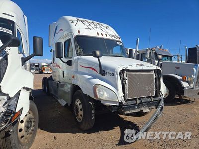 Czwarte zdjęcie samochodu z boku: 2018 FREIGHTLINER CASCADIA 125 VIN:1FUJGLDR8JLJJ7179 - miniatura