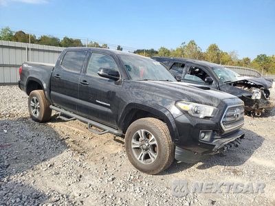 Czwarte zdjęcie samochodu z boku: 2017 TOYOTA TACOMA TRD SPORT VIN:3TMAZ5CN3HM033386 - miniatura