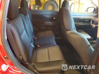 Zdjęcie 21 z 26 samochodu: 2018 MITSUBISHI OUTLANDER SE VIN:JA4AD3A3XJZ059910 - miniatura
