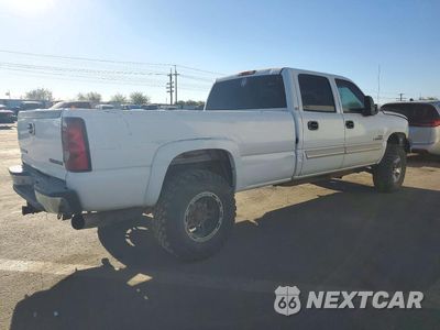 Trzecie zdjęcie samochodu z tyłu: 2004 CHEVROLET SILVERADO C2500 HEAVY DUTY VIN:1GCHC23124F167408 - miniatura