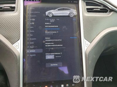 Zdjęcie 9 z 13 samochodu: 2013 TESLA MODEL S VIN:5YJSA1CN4DFP04115 - miniatura