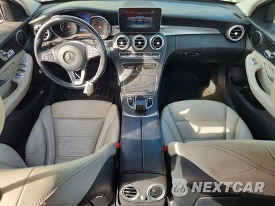 Zdjęcie 8 z 13 samochodu: 2016 MERCEDES-BENZ C 300 4MATIC VIN:55SWF4KB7GU134786 - miniatura