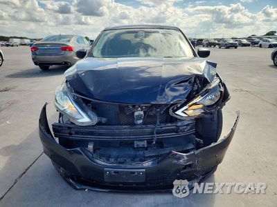 Piąte zdjęcie samochodu w środku: 2018 NISSAN SENTRA S VIN:3N1AB7AP2JY222617 - miniatura