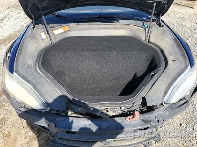 Zdjęcie 11 z 13 samochodu: 2015 TESLA MODEL S 85D VIN:5YJSA1H29FFP70869 - miniatura