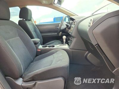 Piąte zdjęcie samochodu w środku: 2015 NISSAN ROGUE SELECT S VIN:JN8AS5MT2FW655478 - miniatura