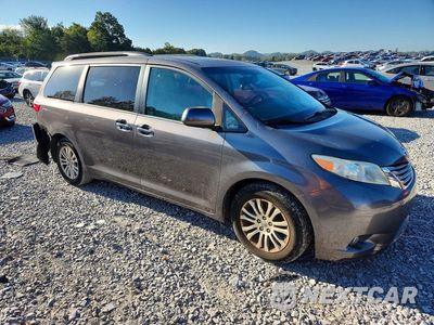 Czwarte zdjęcie samochodu z boku: 2016 TOYOTA SIENNA XLE 8-PASSENGER VIN:5TDYK3DC1GS754583 - miniatura