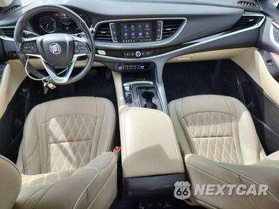Zdjęcie 8 z 13 samochodu: 2023 BUICK ENCLAVE AVENIR VIN:5GAEVCKWXPJ270613 - miniatura