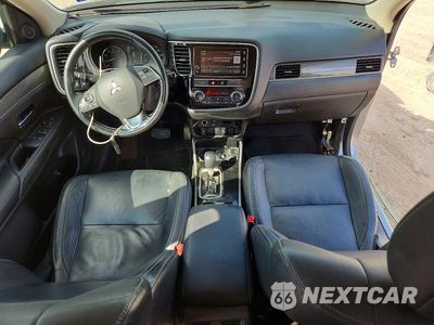 Zdjęcie 8 z 13 samochodu: 2019 MITSUBISHI OUTLANDER SE VIN:JA4AD3A32KZ028491 - miniatura