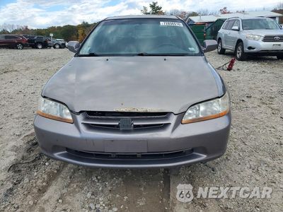 Piąte zdjęcie samochodu w środku: 2000 HONDA ACCORD EX VIN:1HGCG1653YA083657 - miniatura