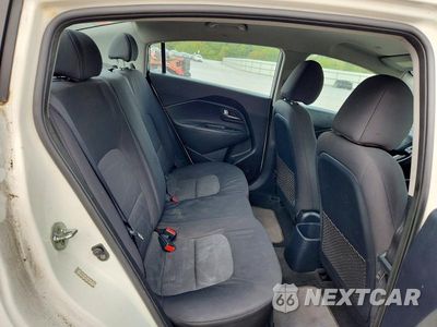 Zdjęcie 10 z 12 samochodu: 2016 KIA RIO LX VIN:KNADM4A38G6550122 - miniatura