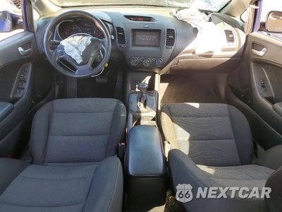 Zdjęcie 8 z 12 samochodu: 2017 KIA FORTE LX VIN:3KPFK4A74HE049910 - miniatura