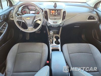 Zdjęcie 8 z 12 samochodu: 2019 CHEVROLET CRUZE LS VIN:1G1BC5SM9K7134070 - miniatura