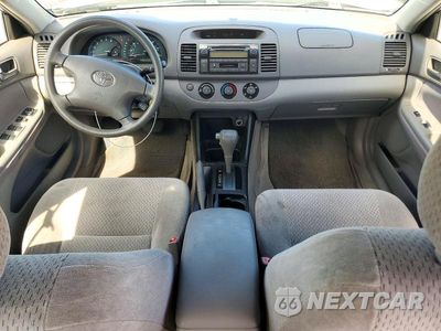 Zdjęcie 8 z 12 samochodu: 2003 TOYOTA CAMRY LE VIN:JTDBE32K030147000 - miniatura