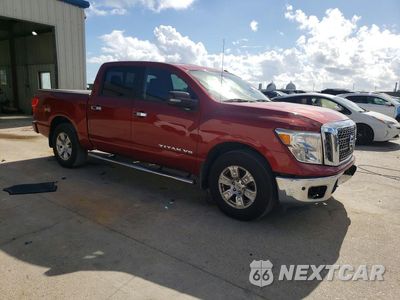 Czwarte zdjęcie samochodu z boku: 2018 NISSAN TITAN SV VIN:1N6AA1E60JN543886 - miniatura