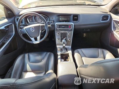 Zdjęcie 8 z 13 samochodu: 2016 VOLVO V60 PREMIER VIN:YV1612SK0G1311461 - miniatura