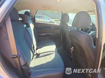 Zdjęcie 11 z 13 samochodu: 2019 KIA SORENTO LX V6 VIN:5XYPGDA54KG486787 - miniatura