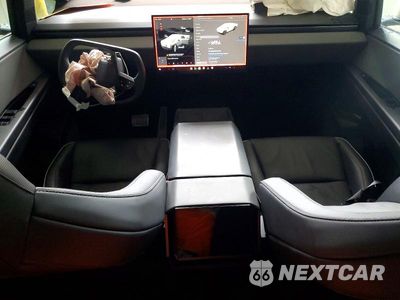 Zdjęcie 8 z 13 samochodu: 2025 TESLA CYBERTRUCK VIN:7G2CEHED2SA074401 - miniatura
