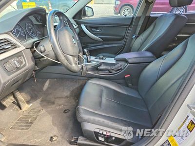 Zdjęcie 7 z 12 samochodu: 2013 BMW 328 XI VIN:WBA3B3C53DJ810798 - miniatura