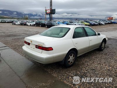 Trzecie zdjęcie samochodu z tyłu: 1999 TOYOTA CAMRY LE VIN:JT2BG28K0X0361463 - miniatura