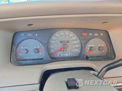 Zdjęcie 9 z 12 samochodu: 2004 MERCURY GRAND MARQUIS GS VIN:2MEFM74W84X661111 - miniatura