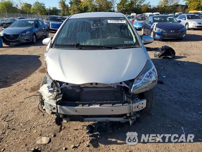 Piąte zdjęcie samochodu w środku: 2018 TOYOTA YARIS 5-DOOR LE VIN:VNKKTUD36JA095548 - miniatura
