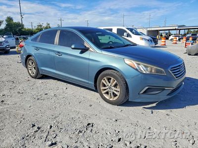Czwarte zdjęcie samochodu z boku: 2017 HYUNDAI SONATA SE VIN:5NPE24AF2HH511976 - miniatura