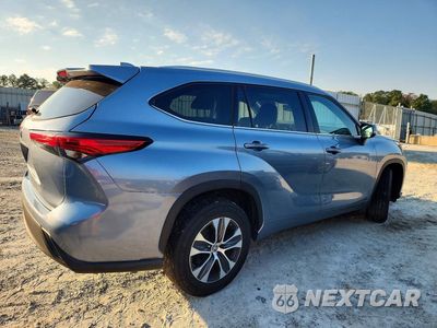 Trzecie zdjęcie samochodu z tyłu: 2022 TOYOTA HIGHLANDER XLE VIN:5TDGZRAH2NS114681 - miniatura