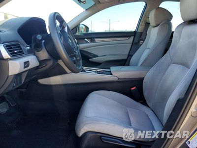 Zdjęcie 7 z 12 samochodu: 2018 HONDA ACCORD LX VIN:1HGCV1F17JA157350 - miniatura