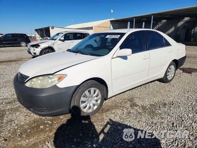 2005 TOYOTA CAMRY LE 4T1BE32K95U427263 - główne zdjęcie licytacji z USA - miniatura
