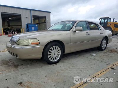 2004 LINCOLN TOWN CAR EXECUTIVE 1LNHM81W54Y650714 - główne zdjęcie licytacji z USA - miniatura
