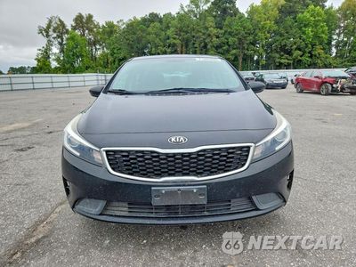 Piąte zdjęcie samochodu w środku: 2018 KIA FORTE LX VIN:3KPFK4A79JE232273 - miniatura