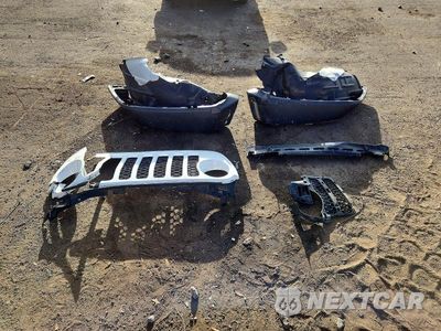 Zdjęcie 12 z 13 samochodu: 2020 JEEP GLADIATOR SPORT VIN:1C6HJTAG6LL100255 - miniatura
