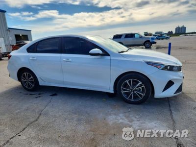 Czwarte zdjęcie samochodu z boku: 2023 KIA FORTE LXS VIN:3KPF24AD2PE638636 - miniatura