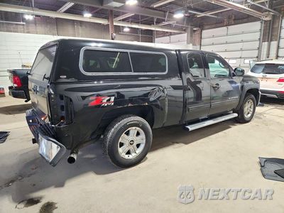 Trzecie zdjęcie samochodu z tyłu: 2013 CHEVROLET SILVERADO K1500 LTZ VIN:1GCRKTE74DZ157721 - miniatura