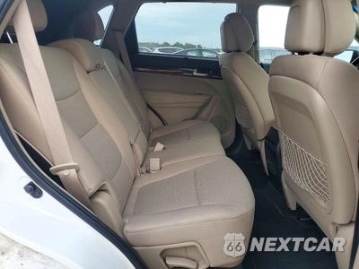Zdjęcie 11 z 13 samochodu: 2014 KIA SORENTO LX VIN:5XYKT4A62EG509714 - miniatura