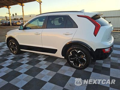Drugie zdjęcie samochodu z przodu: 2023 KIA NIRO WIND VIN:KNDCR3L17P5027072 - miniatura