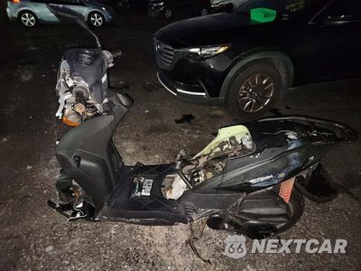Trzecie zdjęcie samochodu z tyłu: 2022 KYMCO USA INC AGILITY 125 VIN:LC2U6G103NC000245 - miniatura