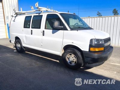 Czwarte zdjęcie samochodu z boku: 2018 CHEVROLET EXPRESS G2500 VIN:1GCWGAFP4J1189375 - miniatura